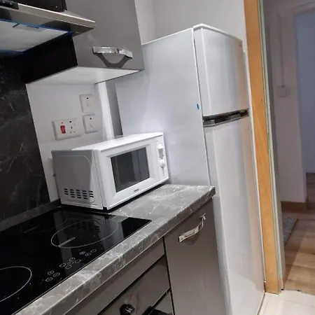 Spacious, Apt, Sleeps 5 Sliema