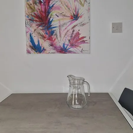 Spacious, Apt, Sleeps 5