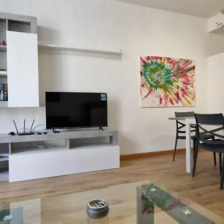 Διαμέρισμα Spacious, Apt, Sleeps 5 *