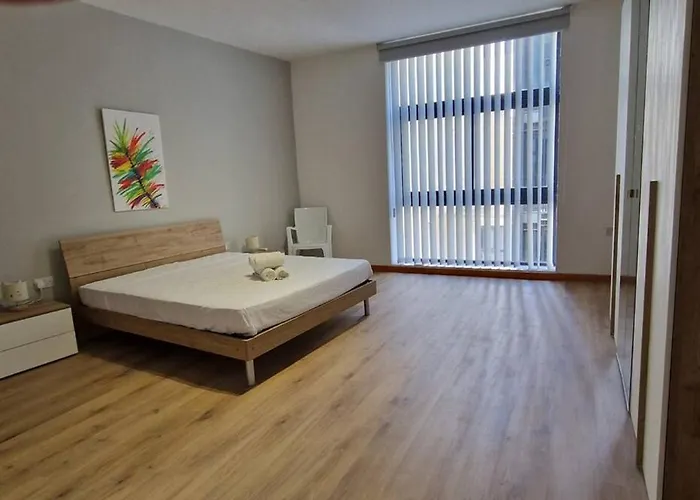 Daire Spacious, Apt, Sleeps 5