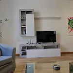 Spacious, Apt, Sleeps 5 Sliema