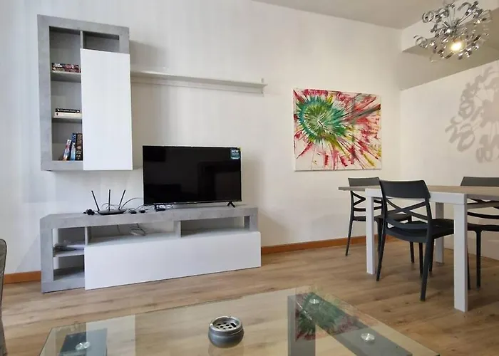 Апартаменты Spacious, Apt, Sleeps 5 *