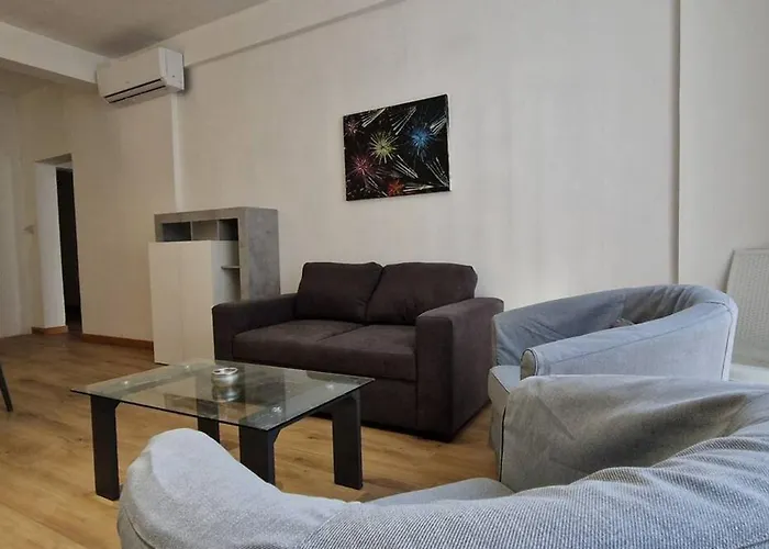 Апартаменты Spacious, Apt, Sleeps 5 *