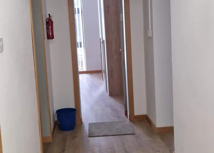 Апартаменты Spacious, Apt, Sleeps 5